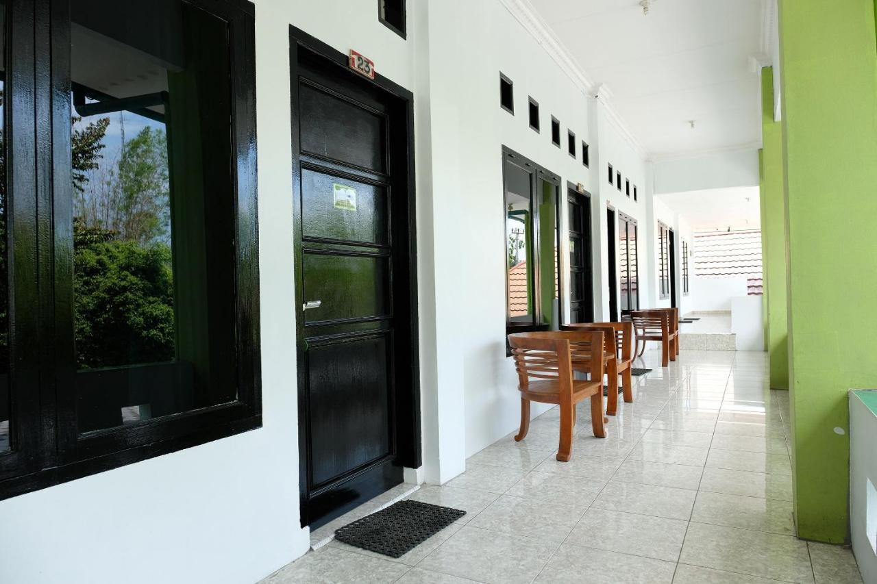 Oyo 2186 Esbe Hotel Syariah Tanjung Pandan Luaran gambar