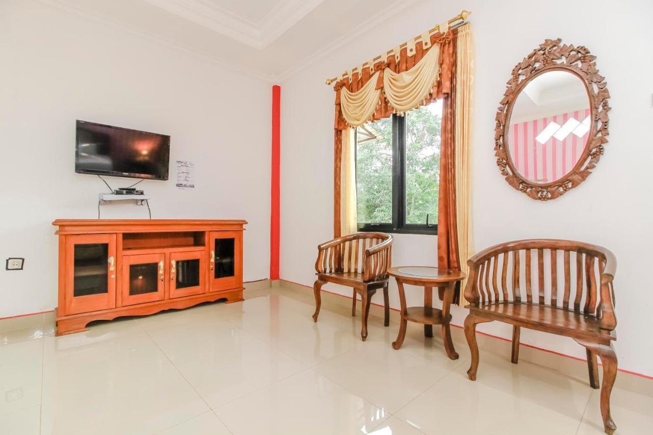 Oyo 2186 Esbe Hotel Syariah Tanjung Pandan Luaran gambar