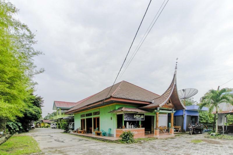 Oyo 2186 Esbe Hotel Syariah Tanjung Pandan Luaran gambar