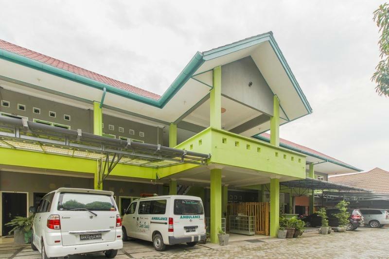 Oyo 2186 Esbe Hotel Syariah Tanjung Pandan Luaran gambar