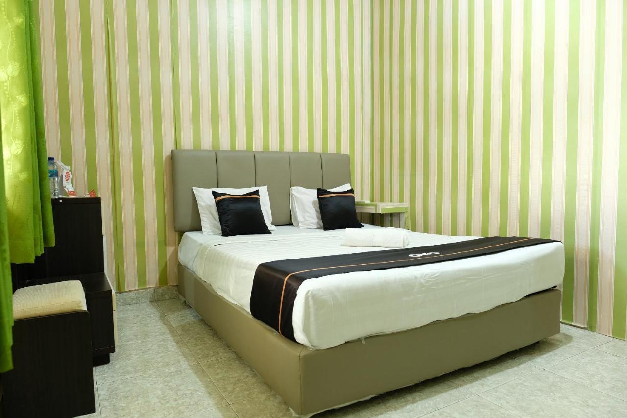 Oyo 2186 Esbe Hotel Syariah Tanjung Pandan Luaran gambar