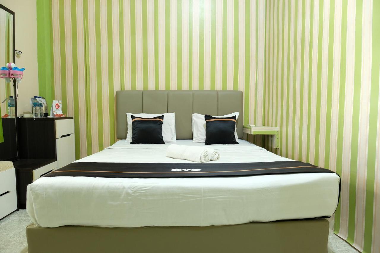 Oyo 2186 Esbe Hotel Syariah Tanjung Pandan Luaran gambar