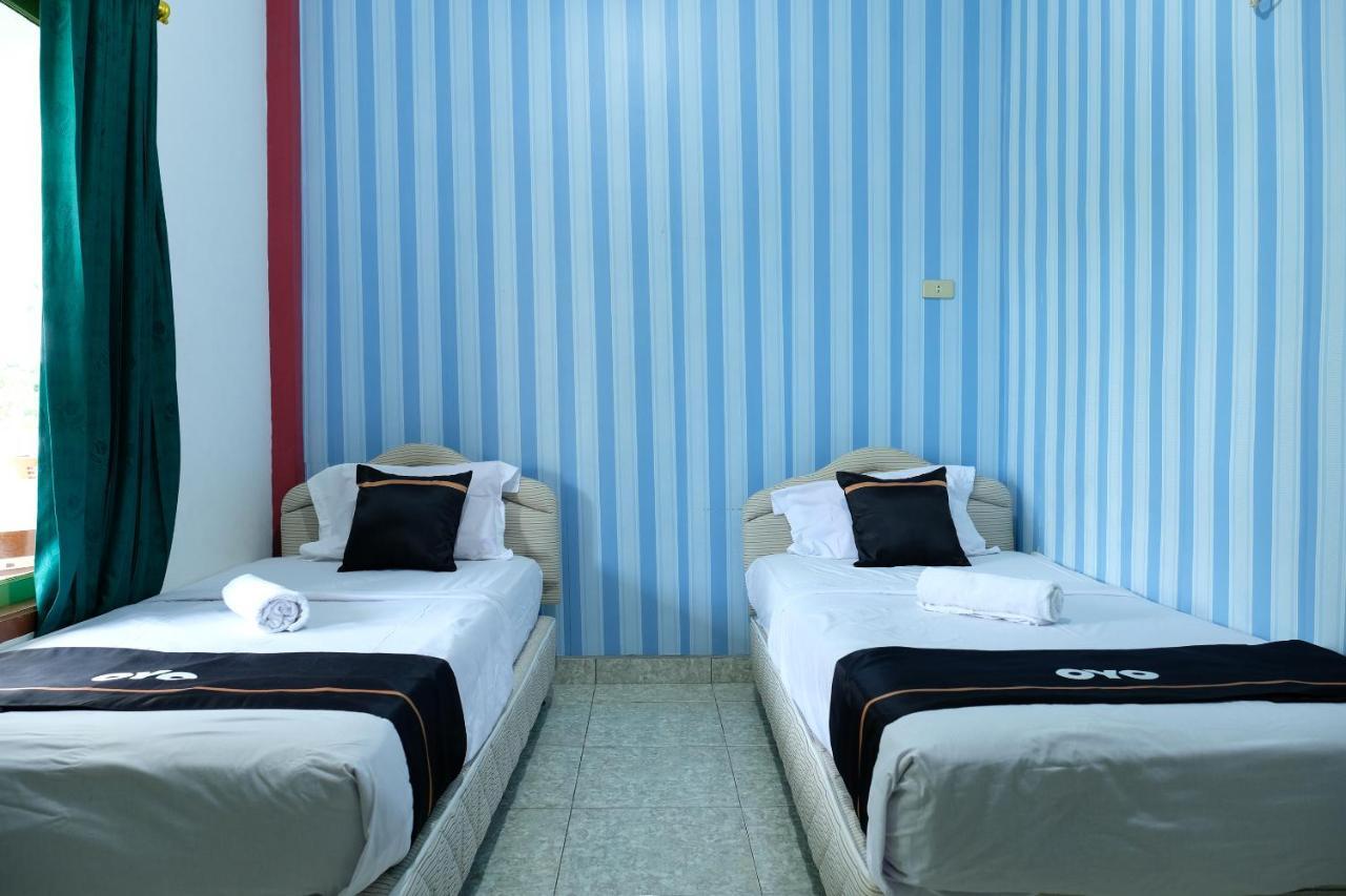 Oyo 2186 Esbe Hotel Syariah Tanjung Pandan Luaran gambar