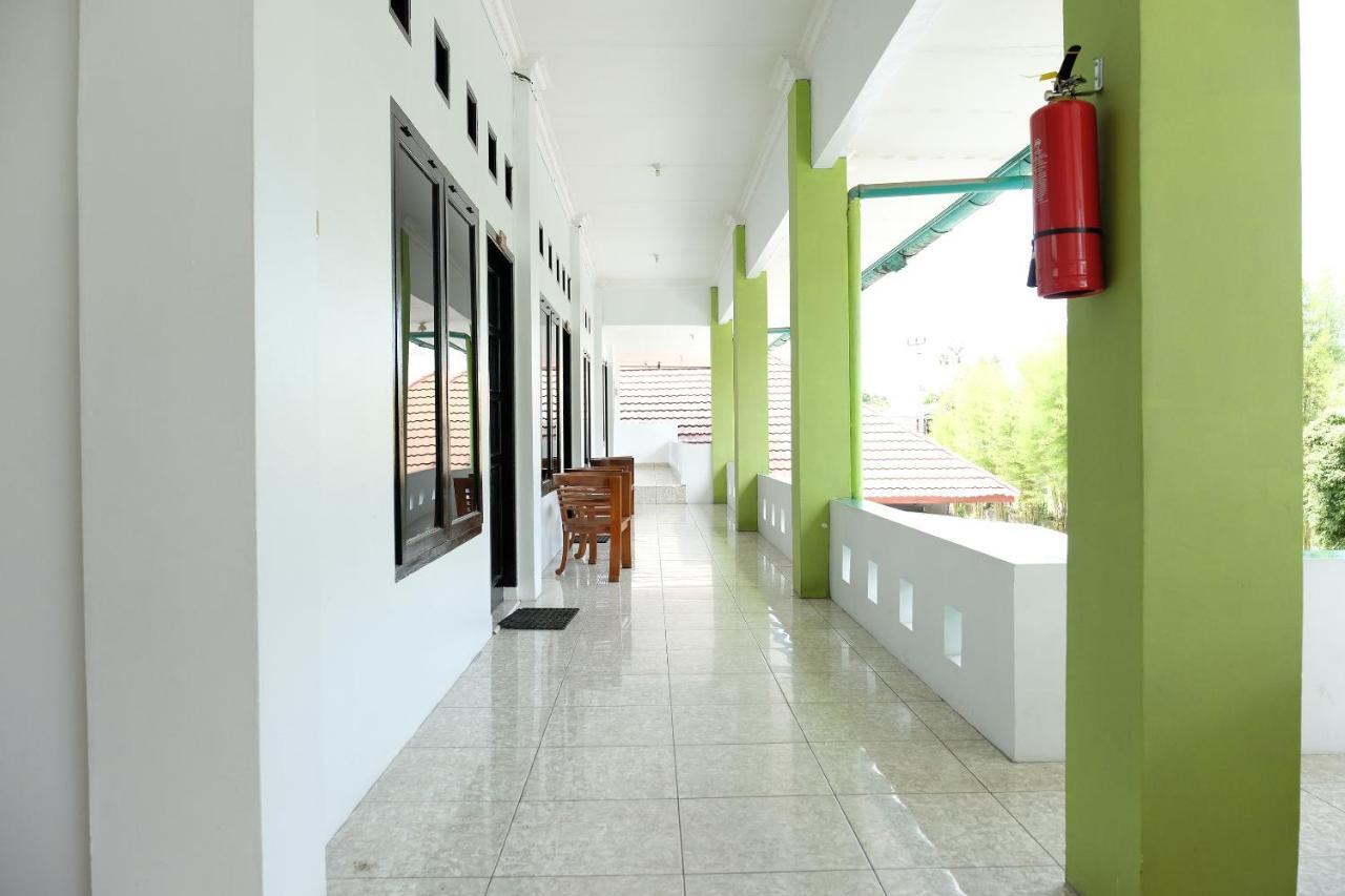 Oyo 2186 Esbe Hotel Syariah Tanjung Pandan Luaran gambar
